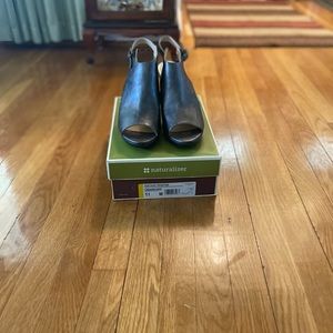 Naturalizer size 11 low heels 👠